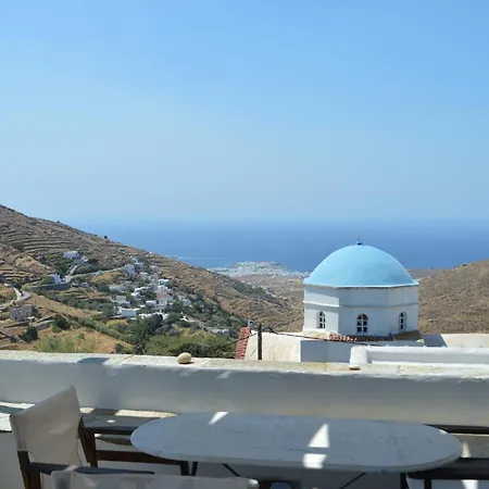Karyatides בית נופש Kariá