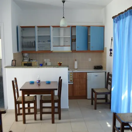 Holiday home Karyatides